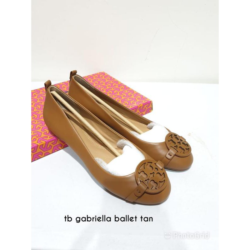 tan flat shoes