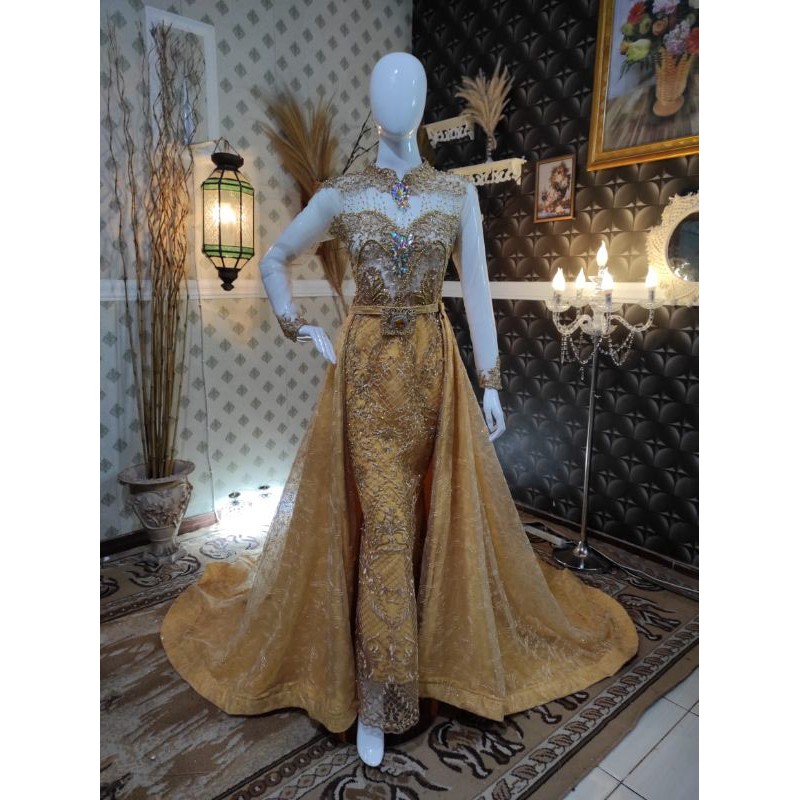 Gaun Pengantin Gold