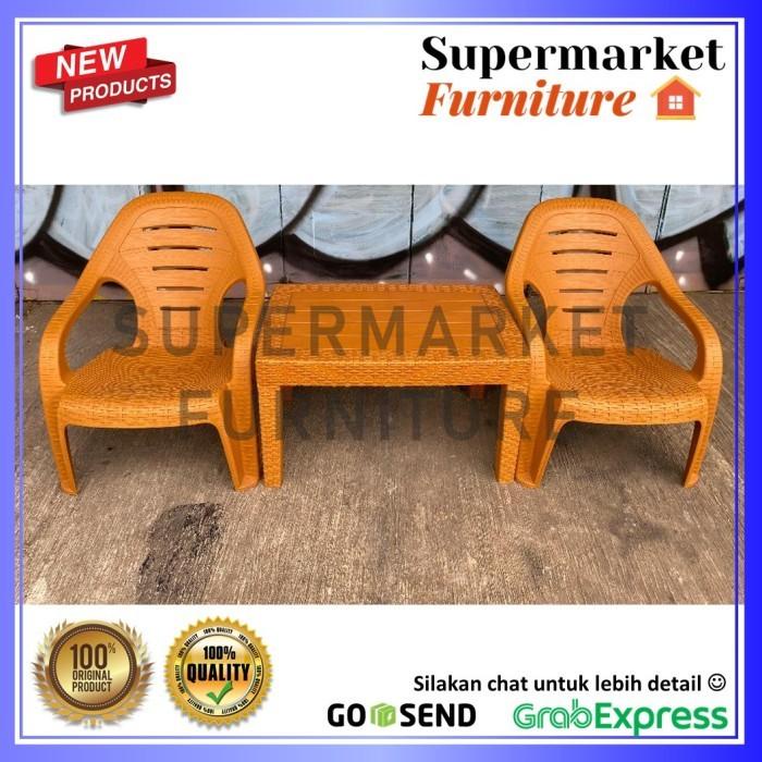 Kursi Santai 1 Set 2 Kursi Santai Plastik Ol 509 Rotan + Meja Ost Panjang
