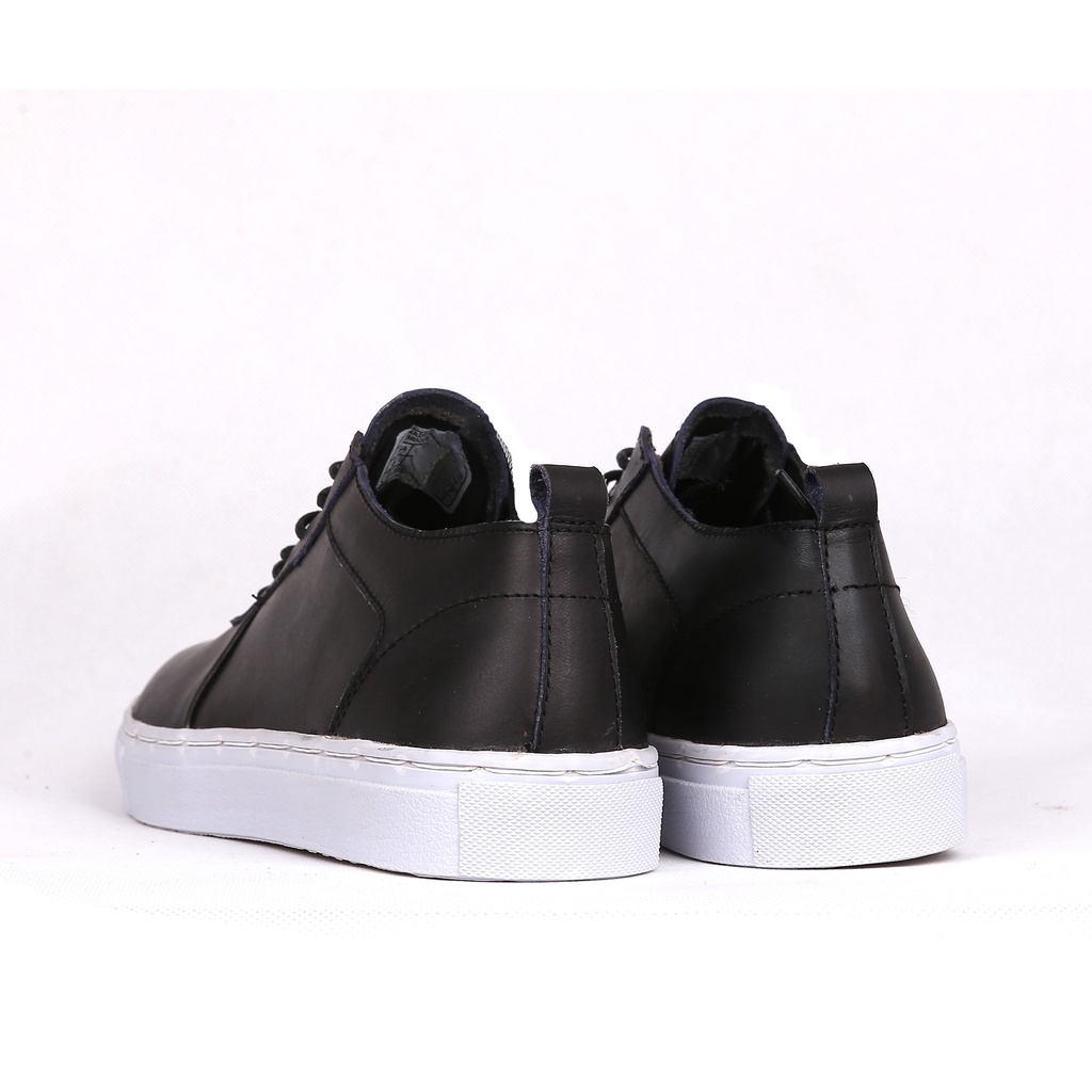 sepatu sneakers pria classic kulit asli