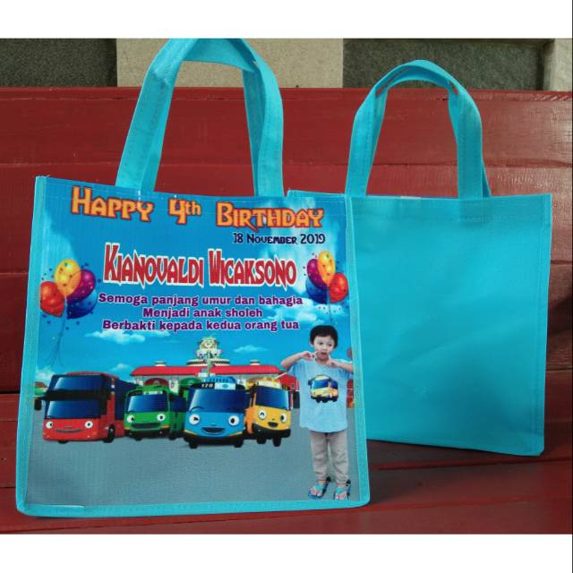 

TAS SOUVENIR ULANG TAHUN CUSTOM SIZE