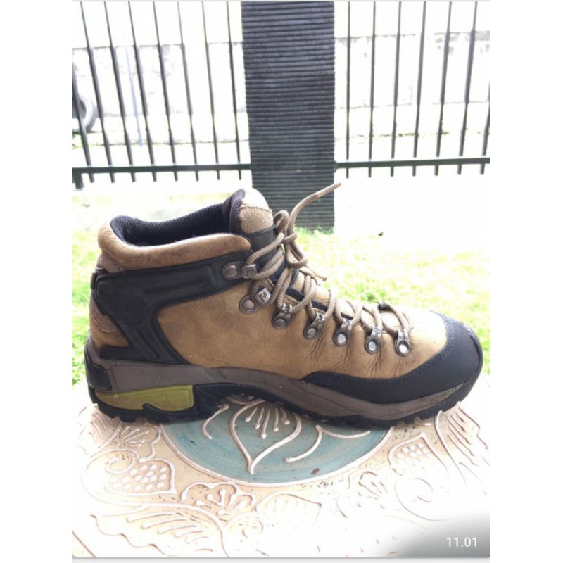 PL Sepatu Outdoor Merrell (Tapak Vibram)