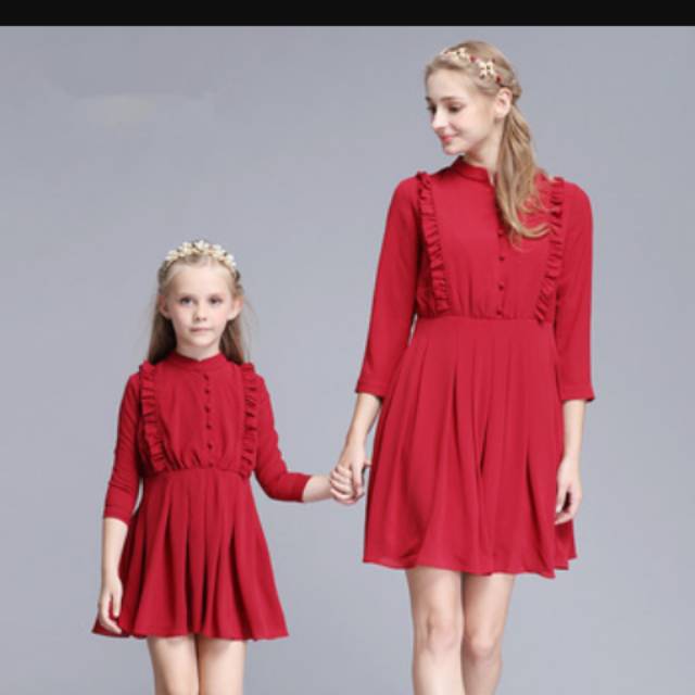 Gaun ibu dan anak warna merah maroon