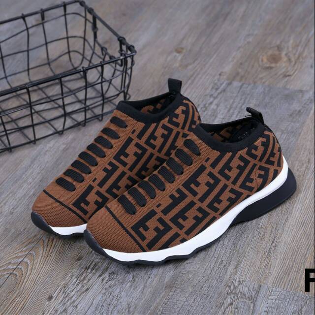 Sepatu Wanita FENDI Slip on Shoes 
Series # 1565 #