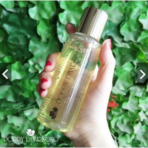Poppy Dharsono Brightening Daily Face Cleanser