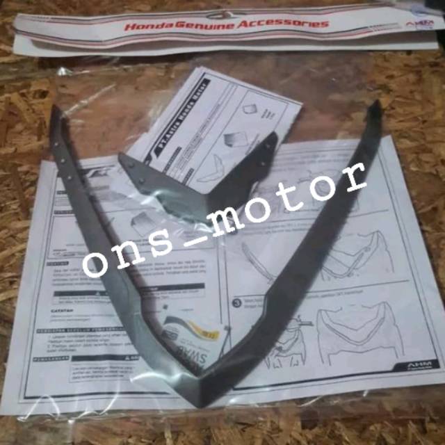 V BESAR KECIL...Asesoris garnis lampu dan garnis batok Vario 125-150 LED 2015-2017 ORIGINAL