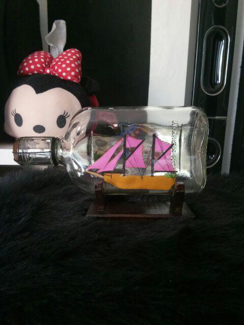 (bisa Cod) Pajangan Miniatur Kapal Pinisi Dewaruci Dalam Botol Besar 19x10x4 Cm Dekorasi Rumah