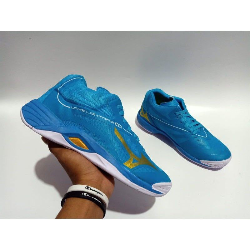 Mizuno Wave Lightning Z6