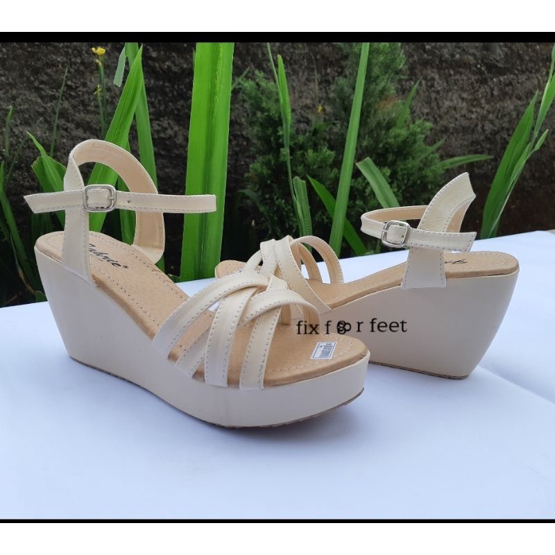 Sendal wedges tali silang terbaru