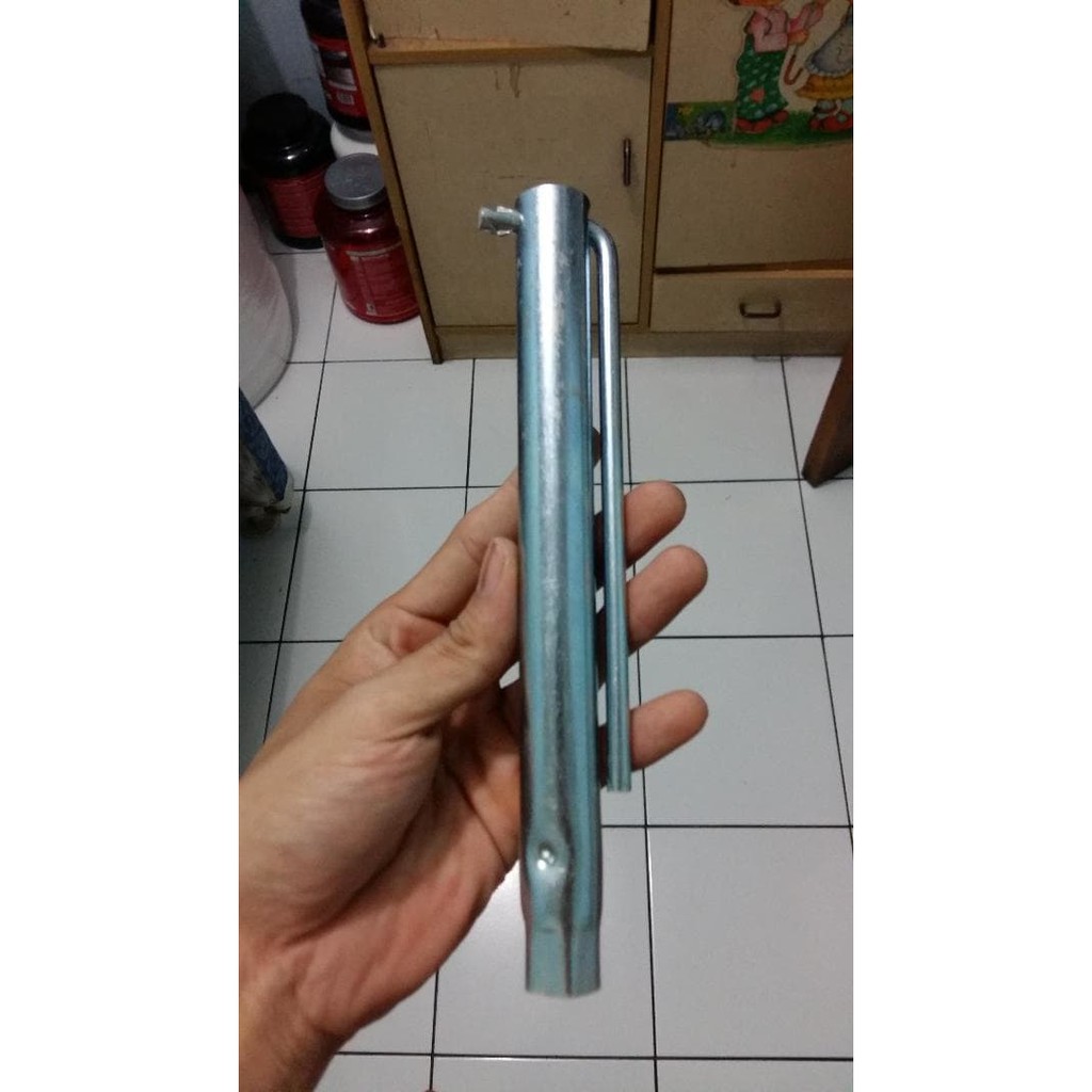 Unik KUNCI PEMBUKA BUSI 14 MM - MOBIL TOYOTA CALYA & DAIHATSU SIGRA Limited