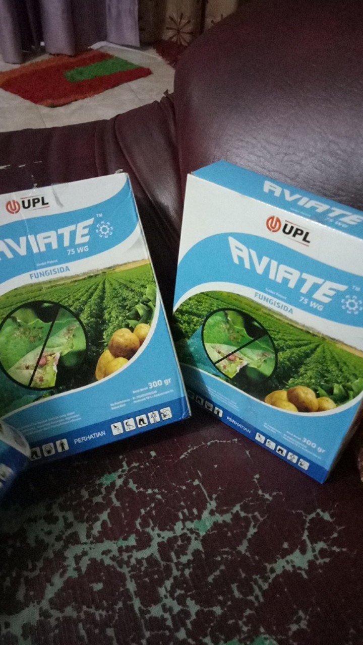 Aviate 300 Gr (mankozeb 70% + Azoksistrobin 5%)