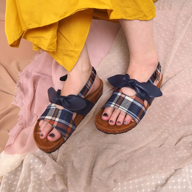 

EDEN Navy + Canvas Kotak Navy