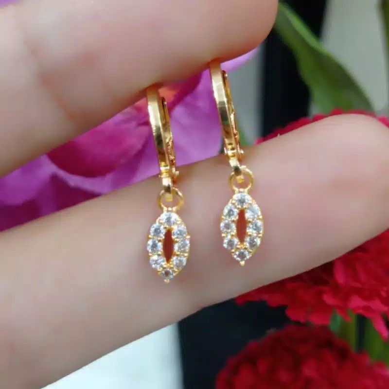 anting jepit daun xuping lapis emas 18k