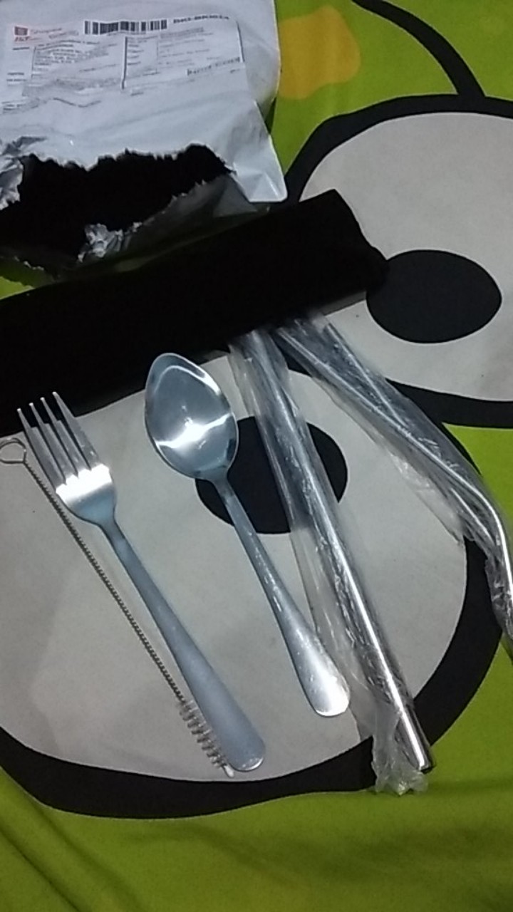 Sendok Garpu Dan Sedotan Stainless