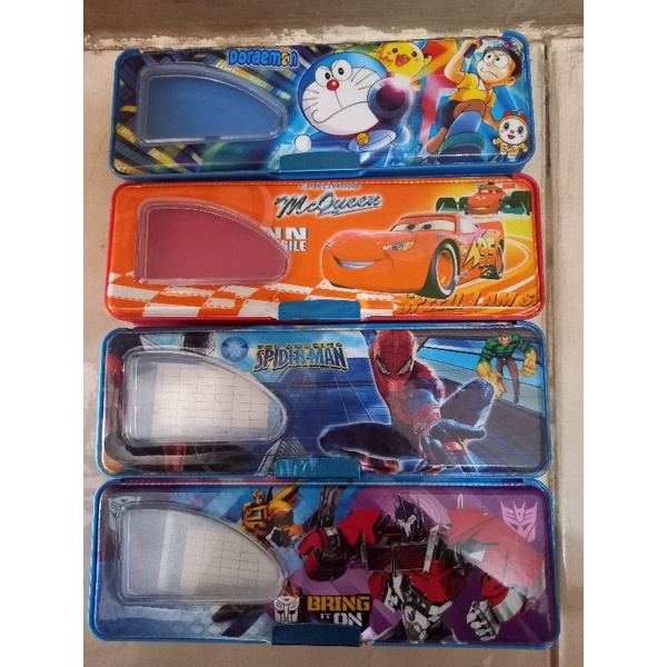 

Kotak Pensil