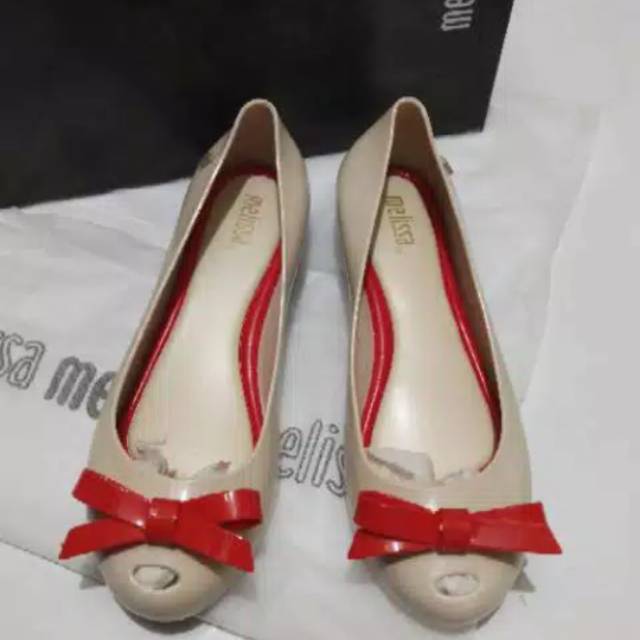 

Melissa pita red dan black