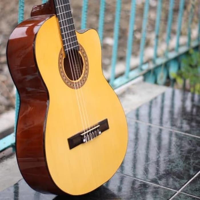 Gitar Akustik Klasik Nilon Cutaway Yamaha Murah Bagus Bonus Tas Gitar