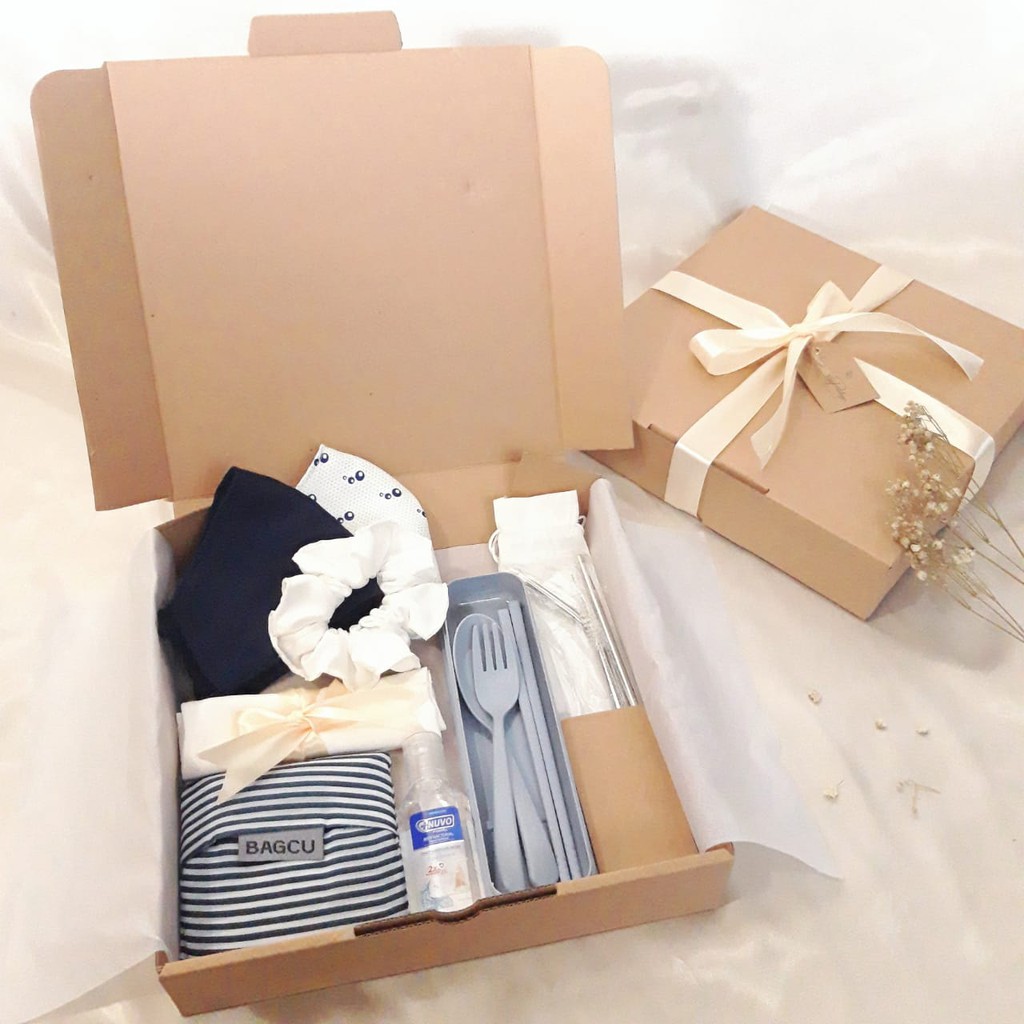 

Hampers New Normal Kit / Birthday Gift / Graduation Gift / Parcel / Souvenir