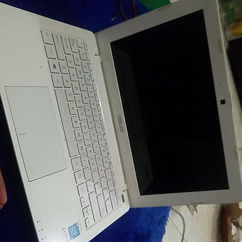 laptop asus putih bekas mulus fullset