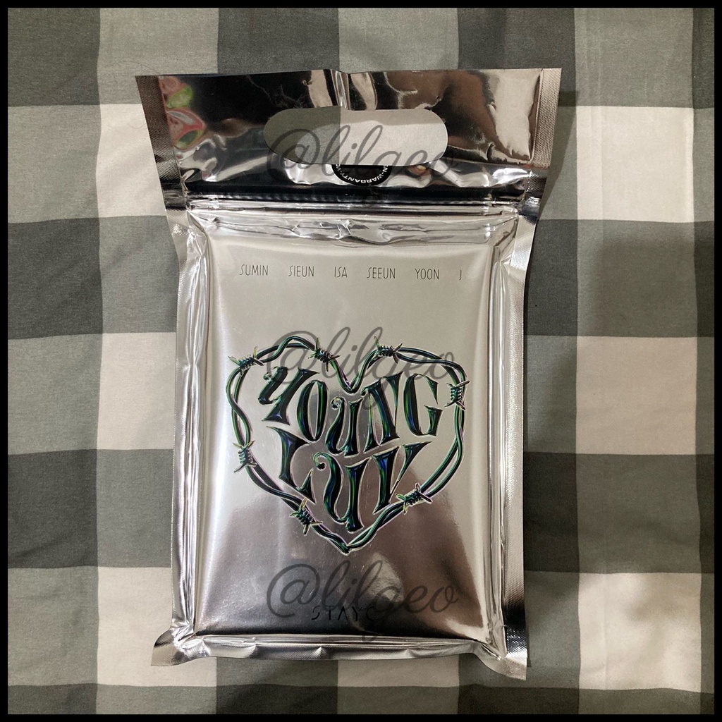 [READYSTOCK] STAYC YOUNG LUV album [UNSEALED Luv ver] (SIEUN, SEEUN) + POSTER