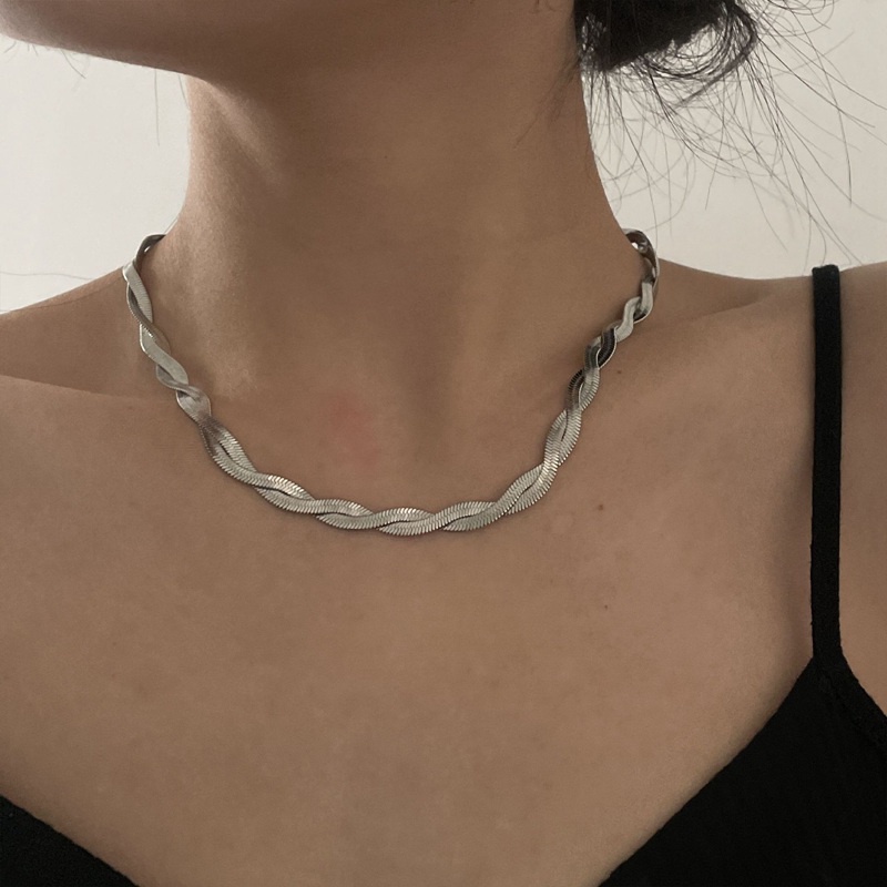 Kalung Rantai Tulang Ular Model Lapis Ganda Bahan Titanium Steel