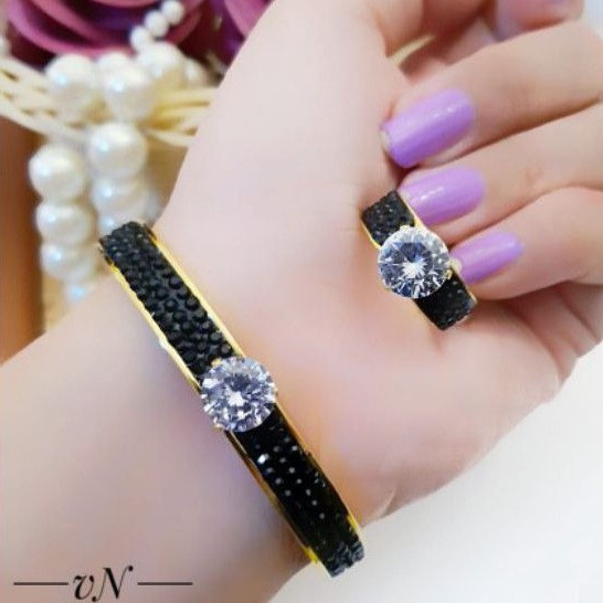 Titanium Set perhiasan Gelang dan Cincin Warna Hitam gold terlaris 8832g