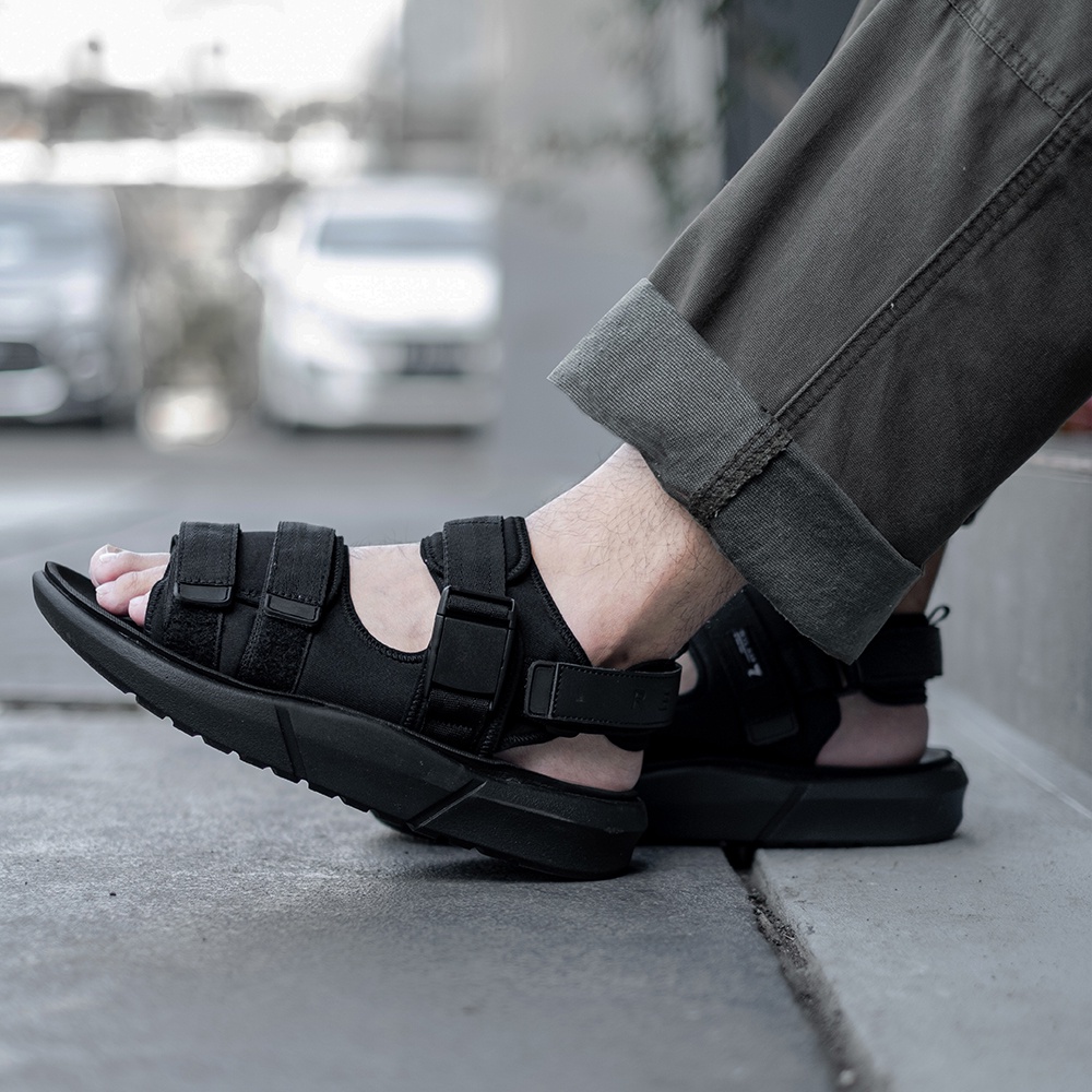 EXTROVERT FULL BLACK |ManNeedMe x Reyl| Sandal Gunung Pria Sendal Pria ORIGINAL