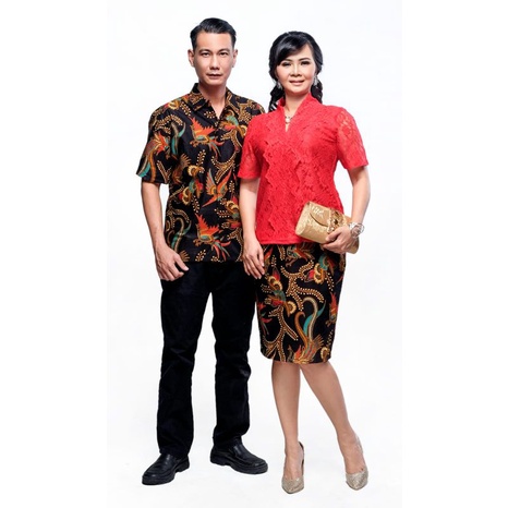 SARIMBIT KELUARGA KEBAYA BALI COUPLE BAJU HEM BATIK LENGAN PENDEK LAVANIA BROKAT BROKAT