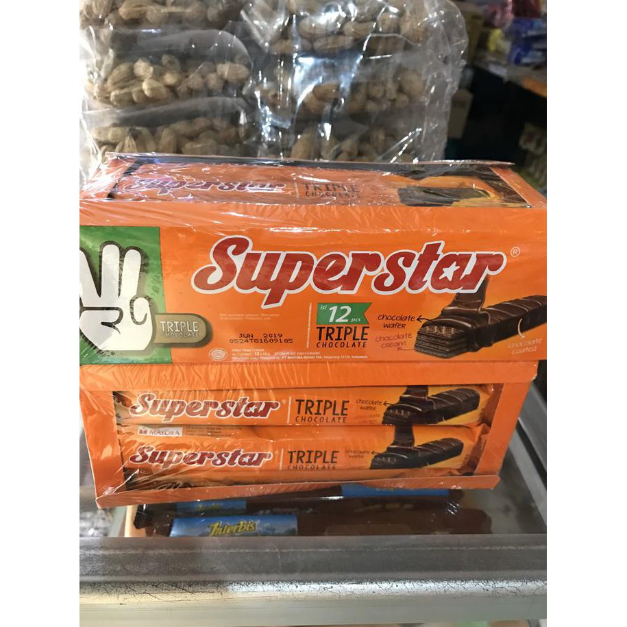 

Promo Awal tahun Supestar Roma Wafer Coklat box isi 12 pcs Big Sale