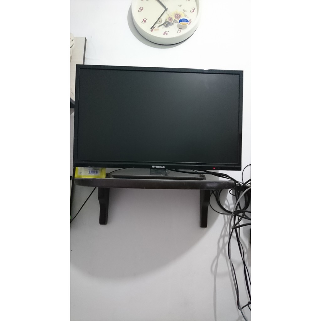 TV Hyundai LCD 21" Bekas