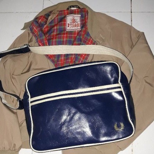 TAS MESSENGER BAG / CLASSIC SHOULDER BAG FRED PERRY NAVY BLUE