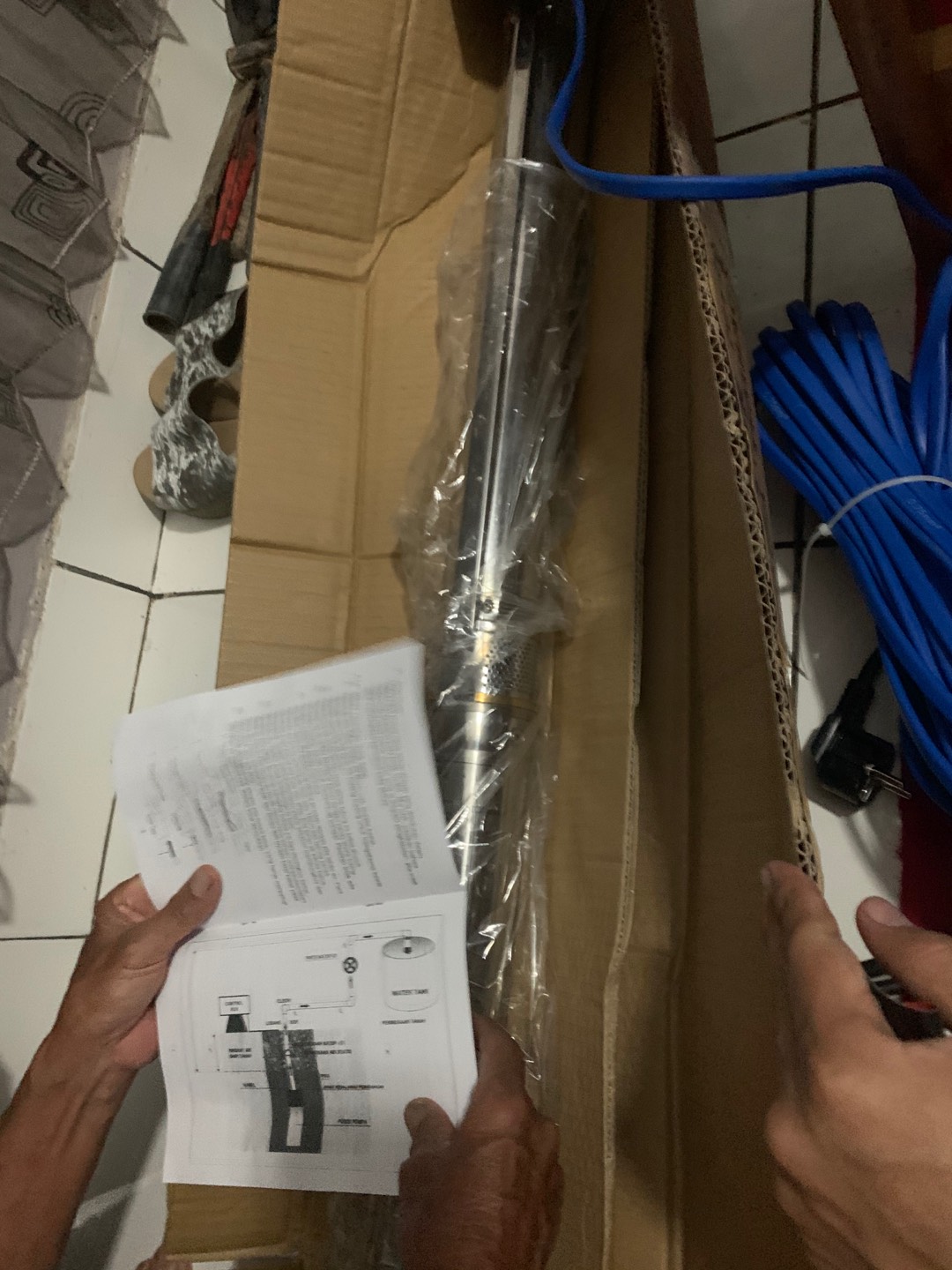 Mesin Pompa Air Satelit Ukuran 3in370watt 0.5hp Dg Kabel Biru 40m Pompa Submersible Speed 2850r/min