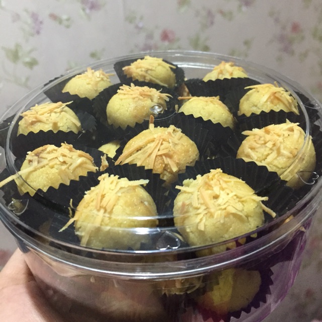 

Nastar topping keju