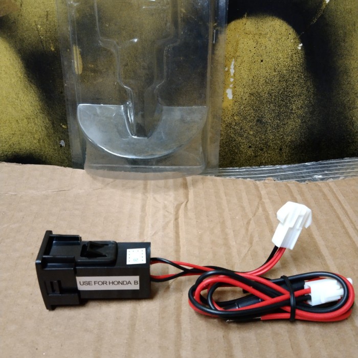 SOKET USB MOBIL HONDA
