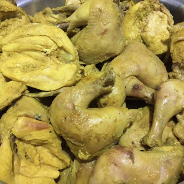 

Ayam Ungkep khas Wonogiri lengkap dengan sambelnya !!
