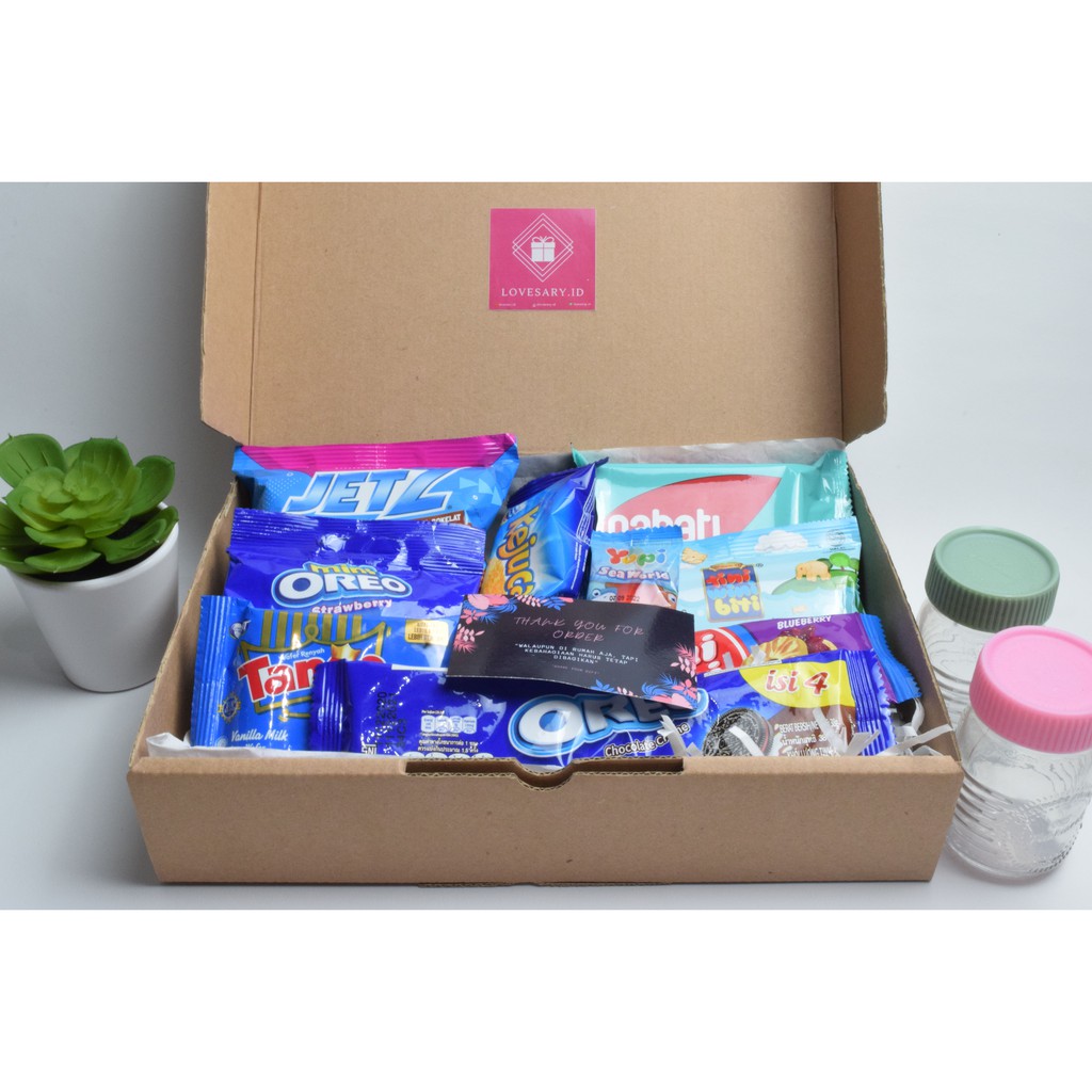 

SNACK BOX / GIFT BOX / HAMPERS / KADO ULANG TAHUN TERBAIK !