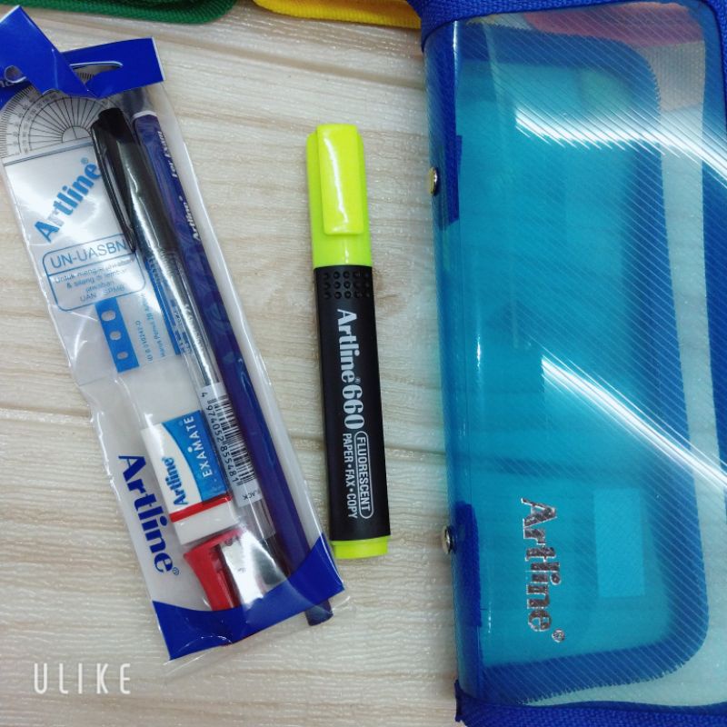 

Bolpen set artline include tepak pensil