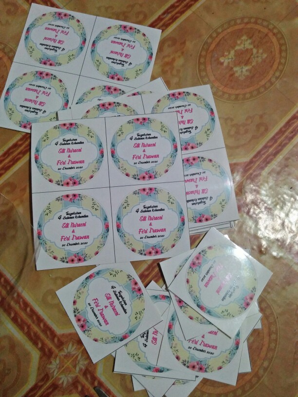 Stiker Lingkaran Syukuran 4 Bulanan