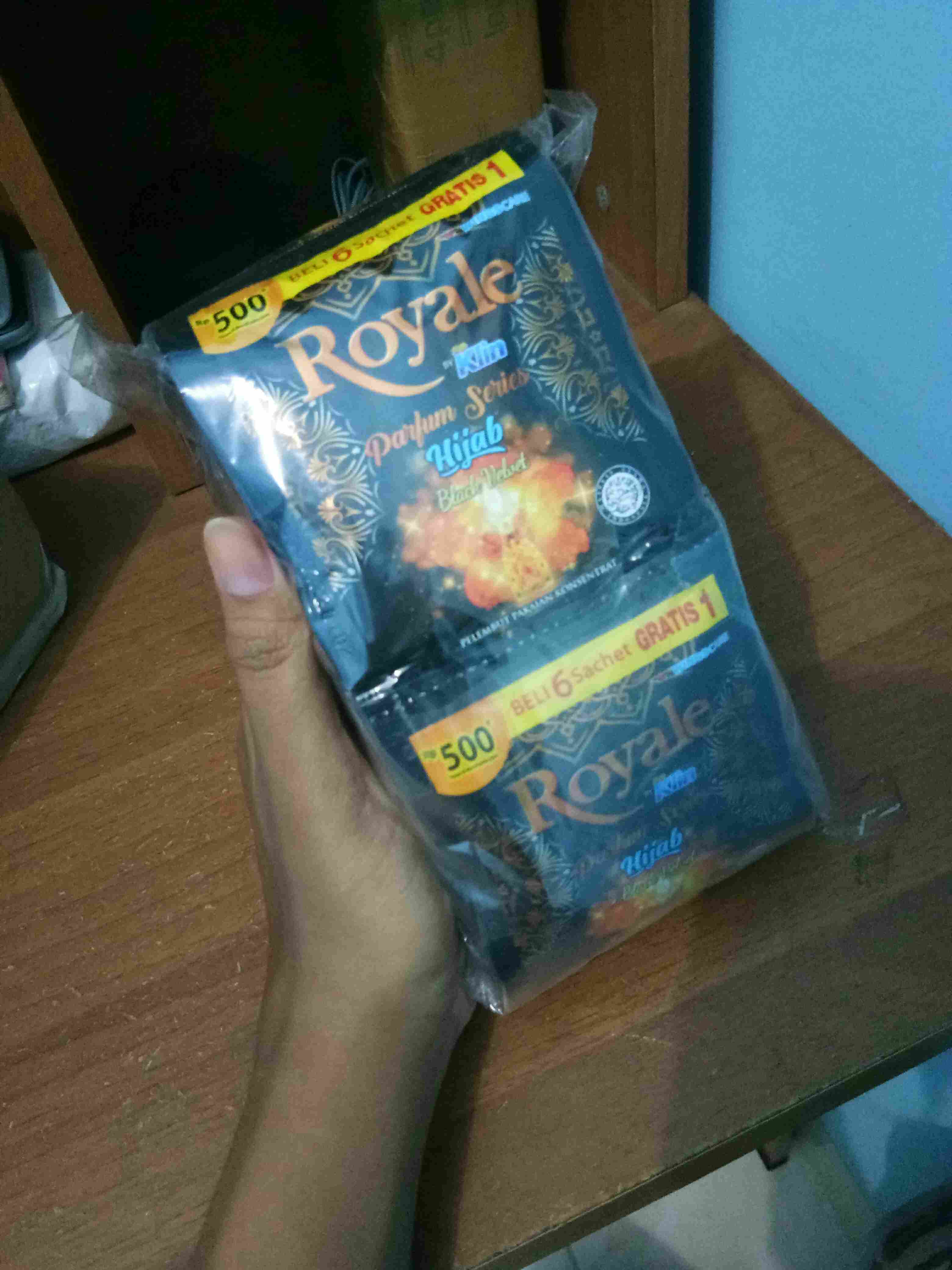 Royale Farpum Series Renteng (isi 12 Sachet)