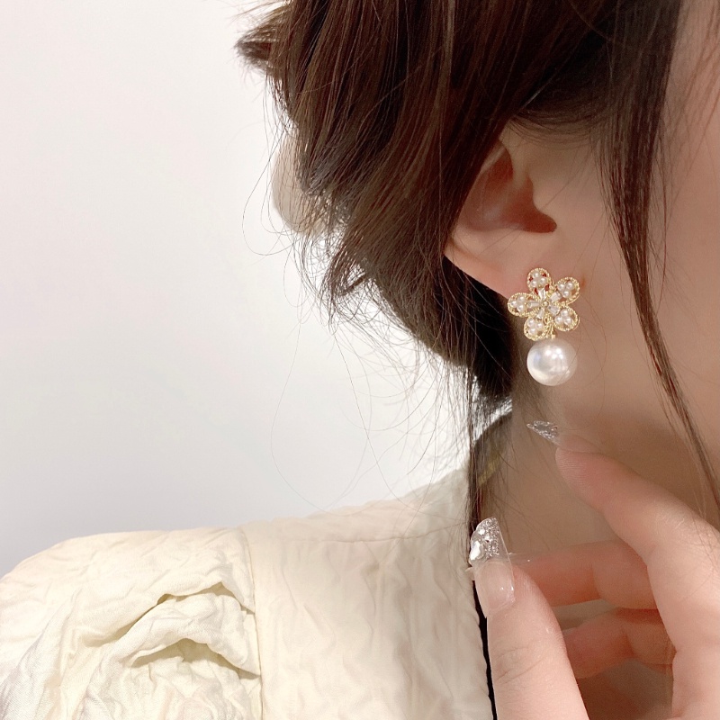 Bunga Berlian Berkilau Anting Mutiara Aksesoris Telinga Wanita Korea Elegan