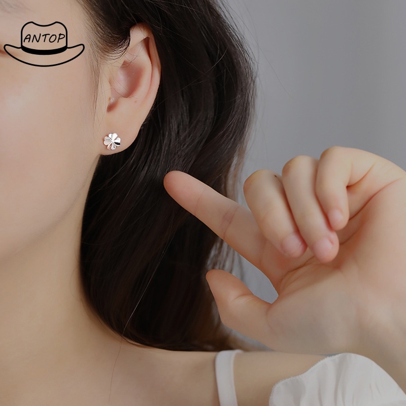 Fashion Korea Anting-anting Kreatif Empat Daun Semanggi Kelopak Yang Indah Untuk Wanita ANTOP