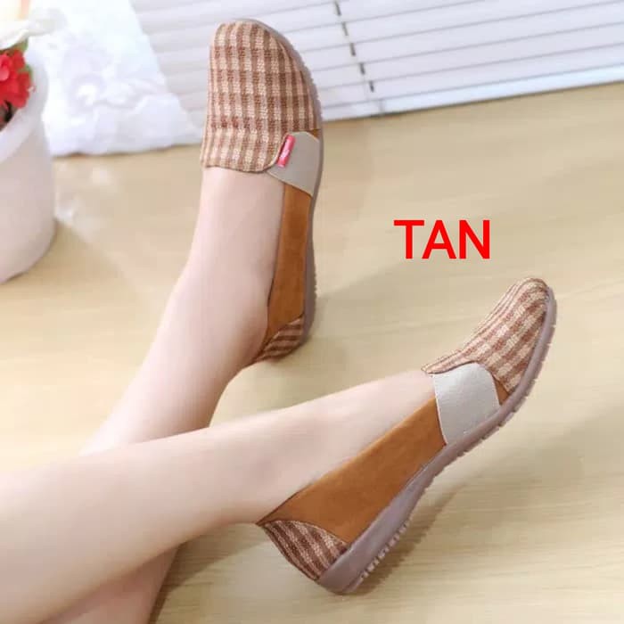 Flat Shoes Wanita Yovina SDB108