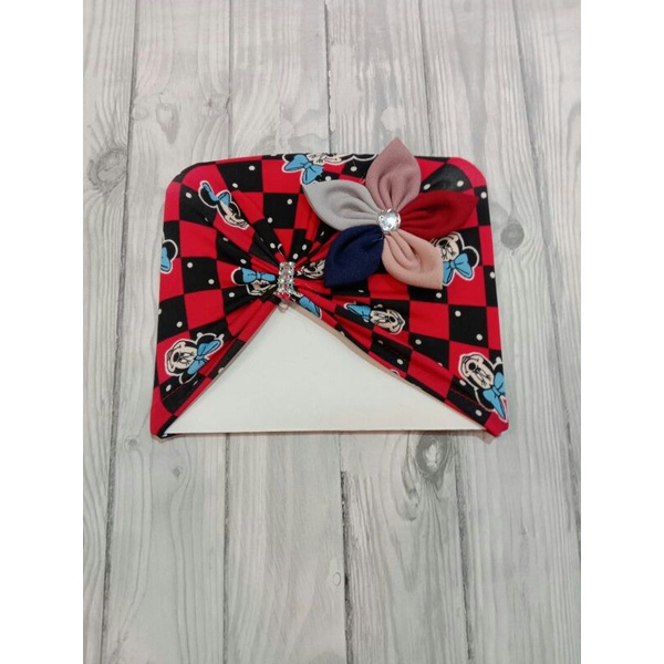 TURBAN BAYI MOTIF KOTAK KOTAK