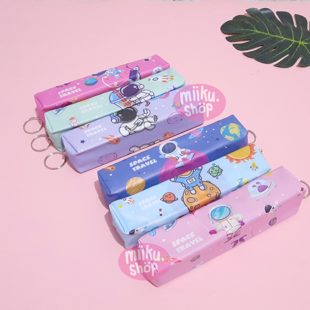 

KOTAK PENSIL MOTIF KARTUN ASTRONOT / TEMPAT PENSIL ASTRONOT