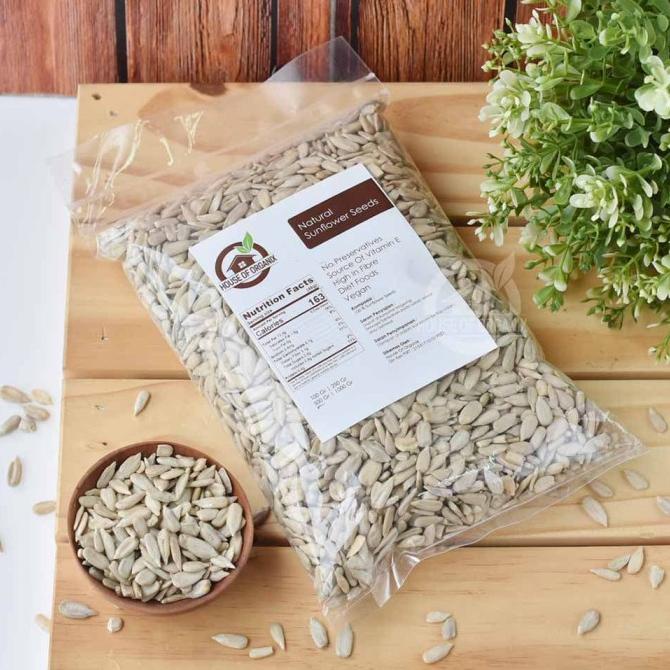 

Harap Baca Deskripsi Sebelum Order Sunflower Seeds (Biji Bunga Matahari) 250 Gr