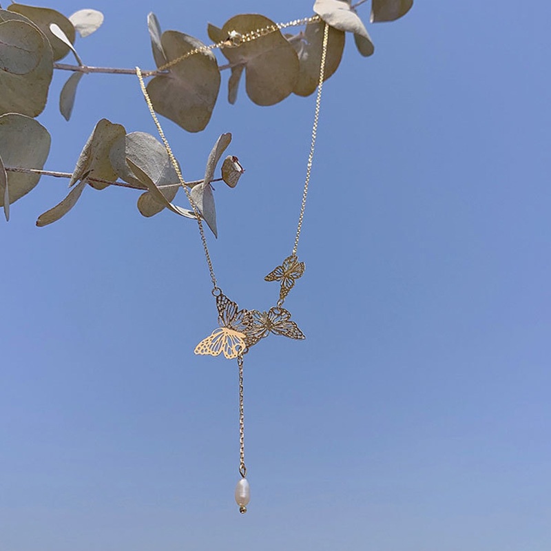 Kalung Pendek Desain Kupu-Kupu Warna Emas Aksen Mutiara Untuk Wanita Butterfly