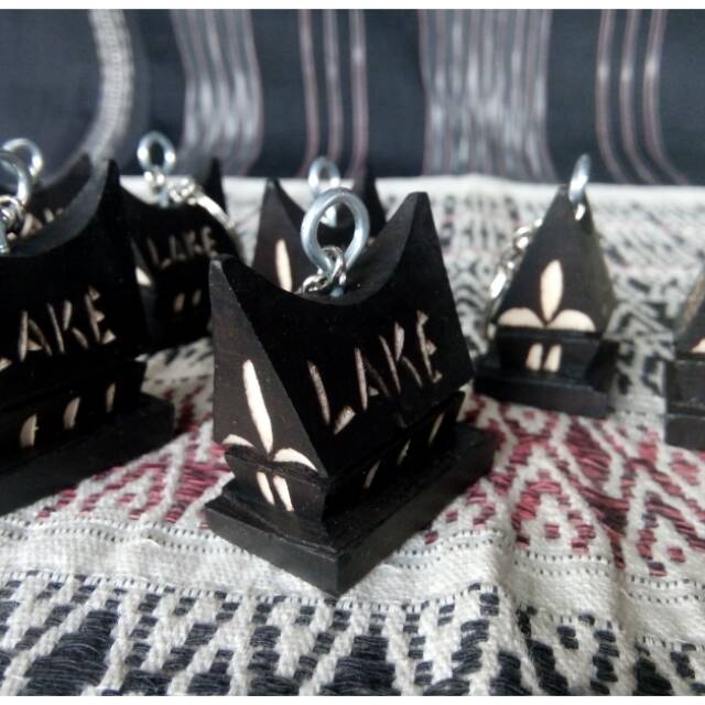 Gantungan kunci rumah adat etnik(Etnik nusantara)