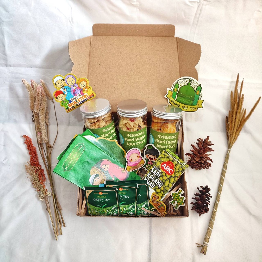 

Idul Fitri Hampers / Lebaran Hampers / Ramadhan Hampers / Birthday Hampers / Parcel Kue Kering / Custom Hampers / Custom Gift Box