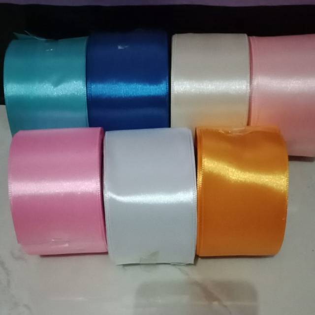 

Pita Satin 5 cm / 2 inci per roll