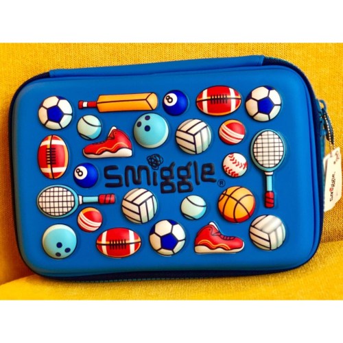 smiggle hardtop pencil case Cowok